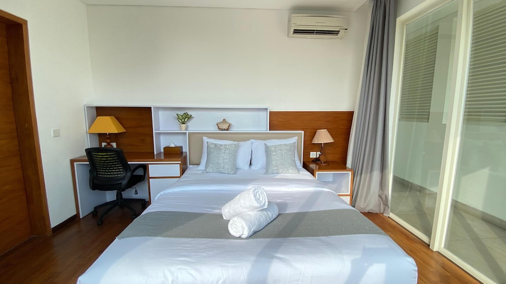 YY Villa Big Pool & Parking in Seminyak