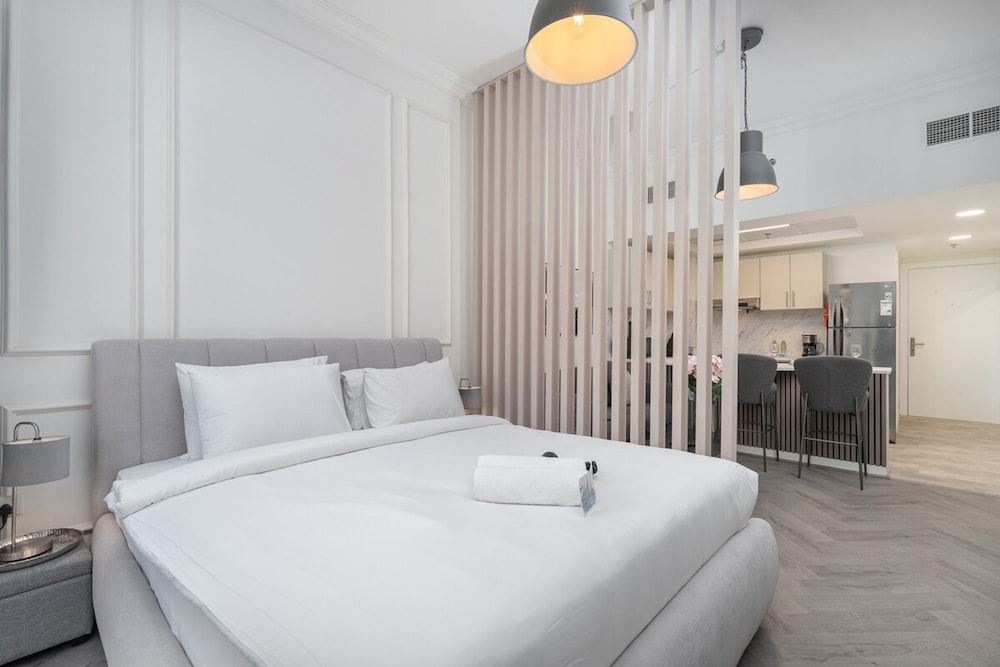Your Dream Stay in JVC - Stylish Studio for 4