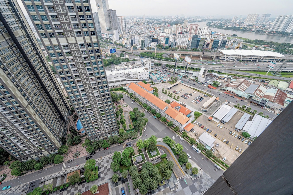 Somi Luxstay Landmark 81