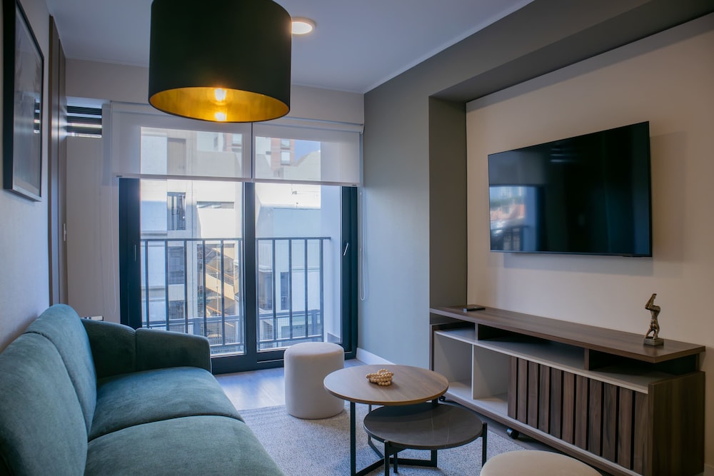 w Gorgeous 1BR w Terrace in Miraflores