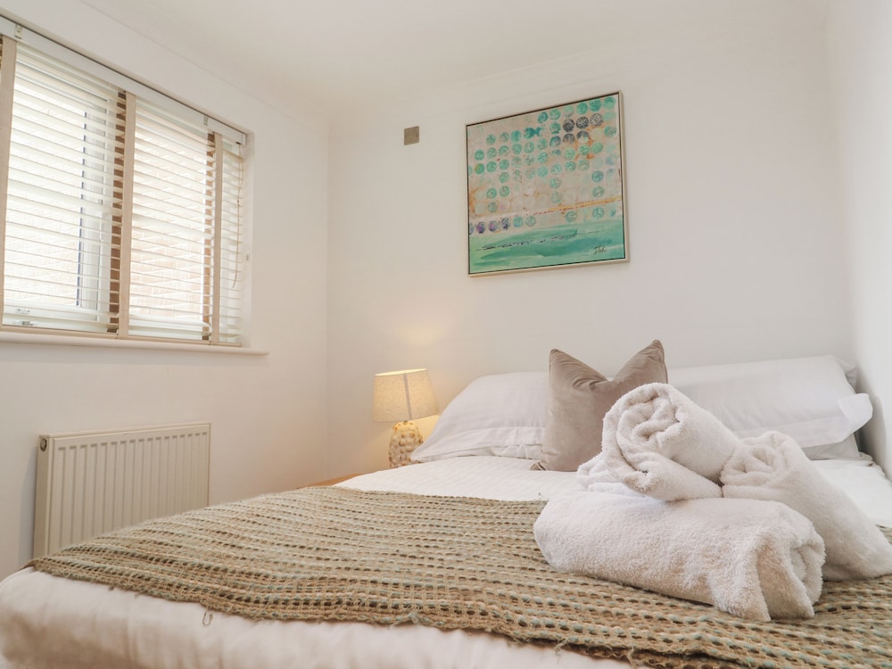 9 Headland Point