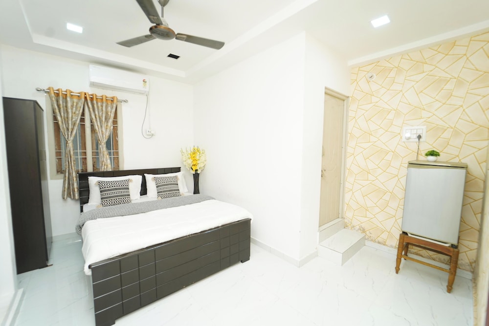 Blue Horizon Apartment 2bhk Nr Marina Beach