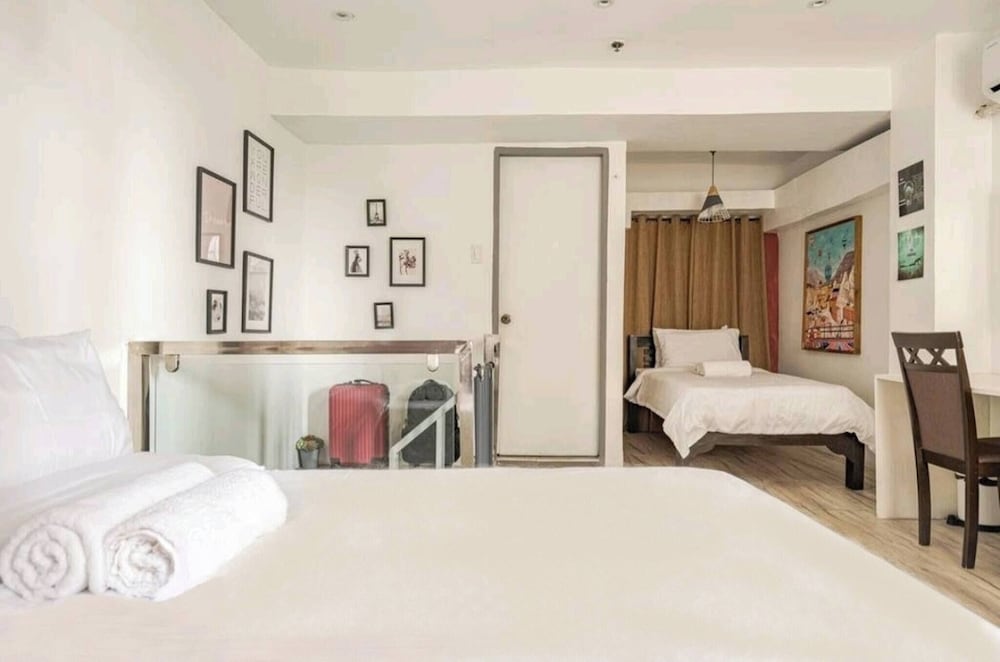 L1 Twin Bed Staycation in Bonifacio Global City