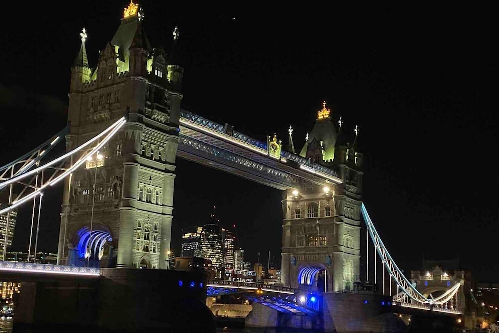 Remarkable Apartment Near London Tower Bridge