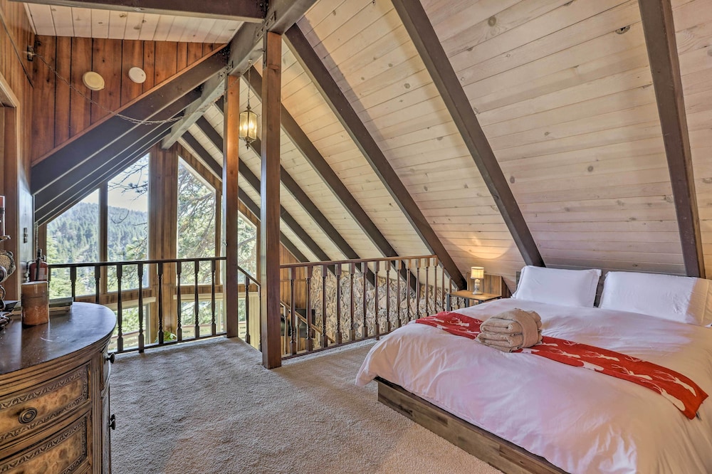 Quaint Cabin Retreat  4 Mi to Arrowhead Lake - Property Image 7