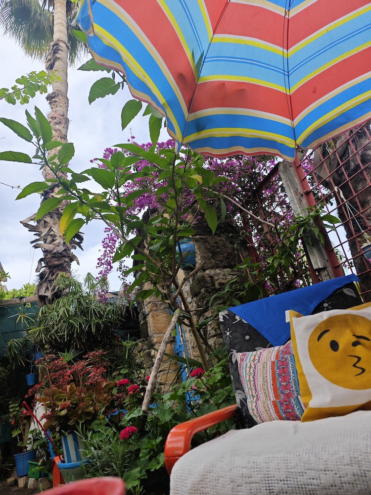 Side Tuana Garden Home