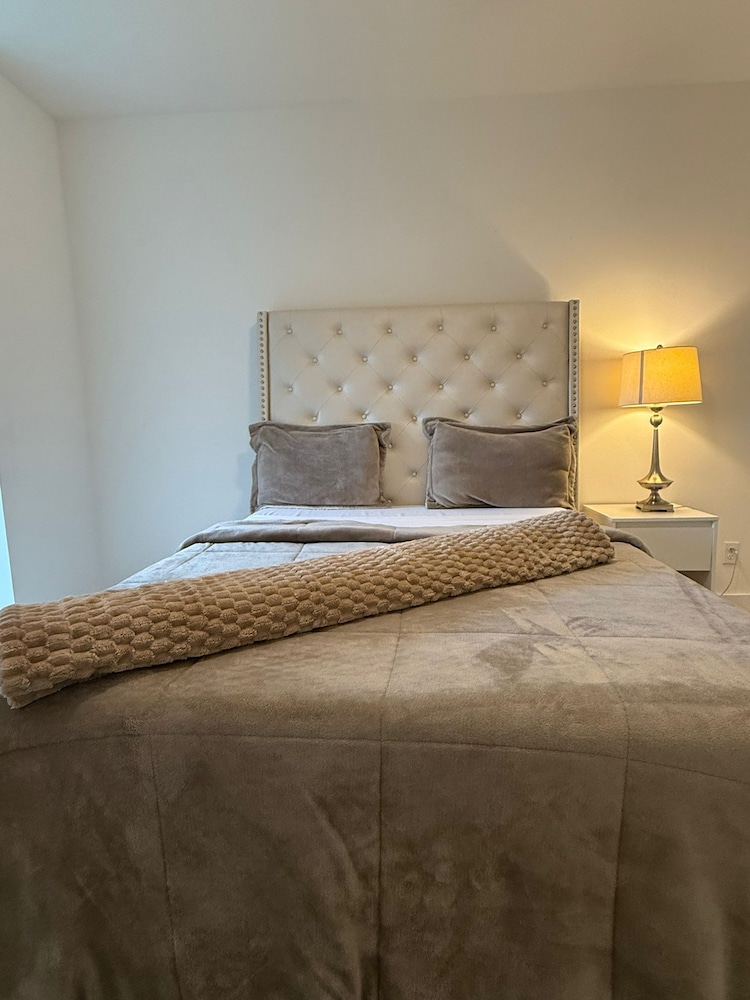 Luxe 3BR for Families Nurses and Group