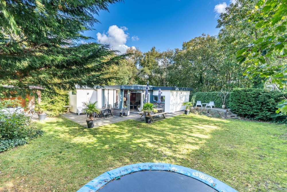 Tastefully Furnished Bungalow for 6 People With Lots of Privacy