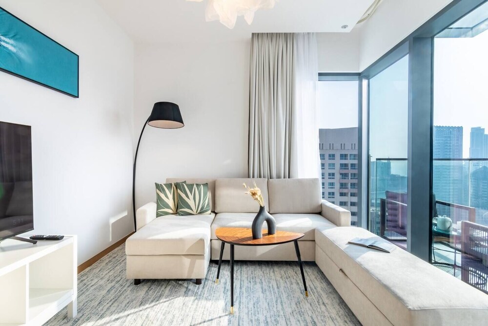 High Floor and full Marina view