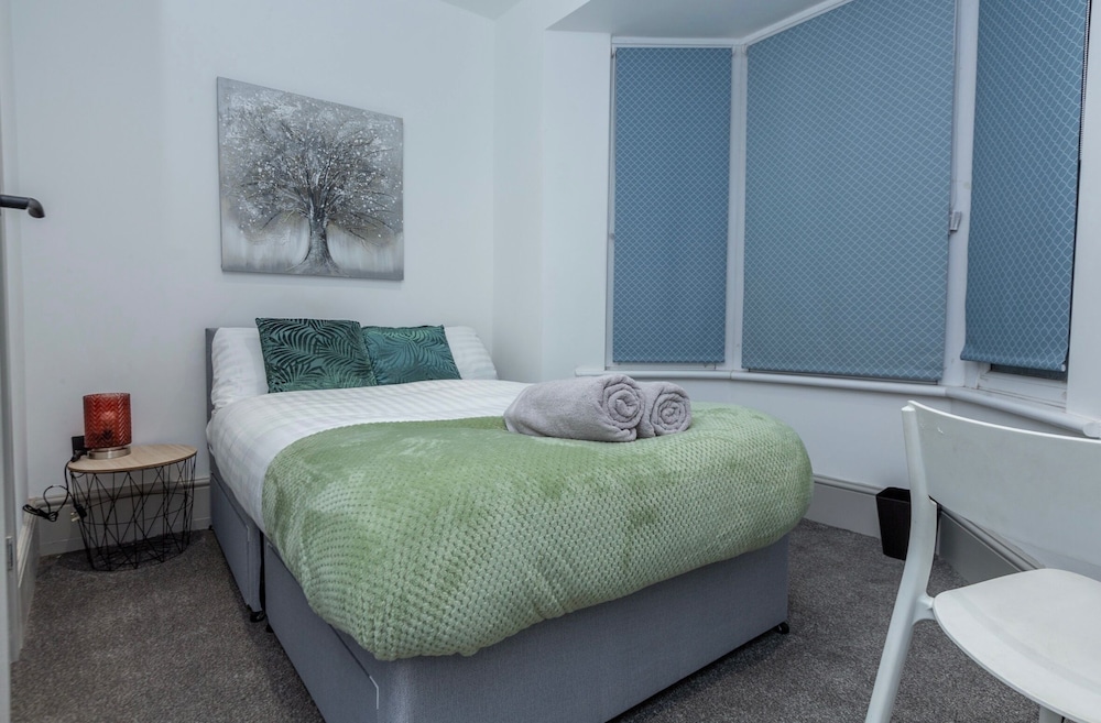 Cozy House In Medway-sleeps10-garden-freeparking
