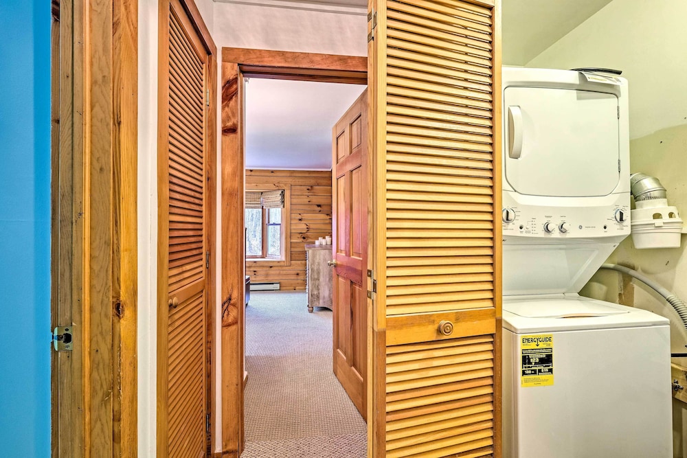 High Peak Heaven: Cozy Log Cabin on 1 Acre!