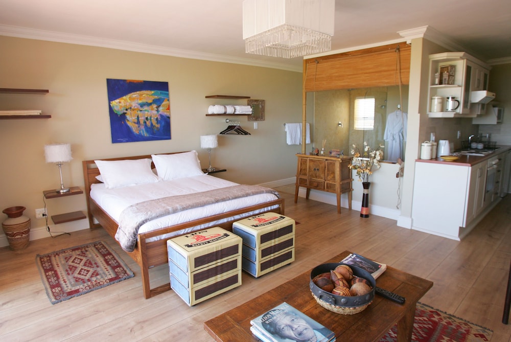 Dolphin Inn Guest House