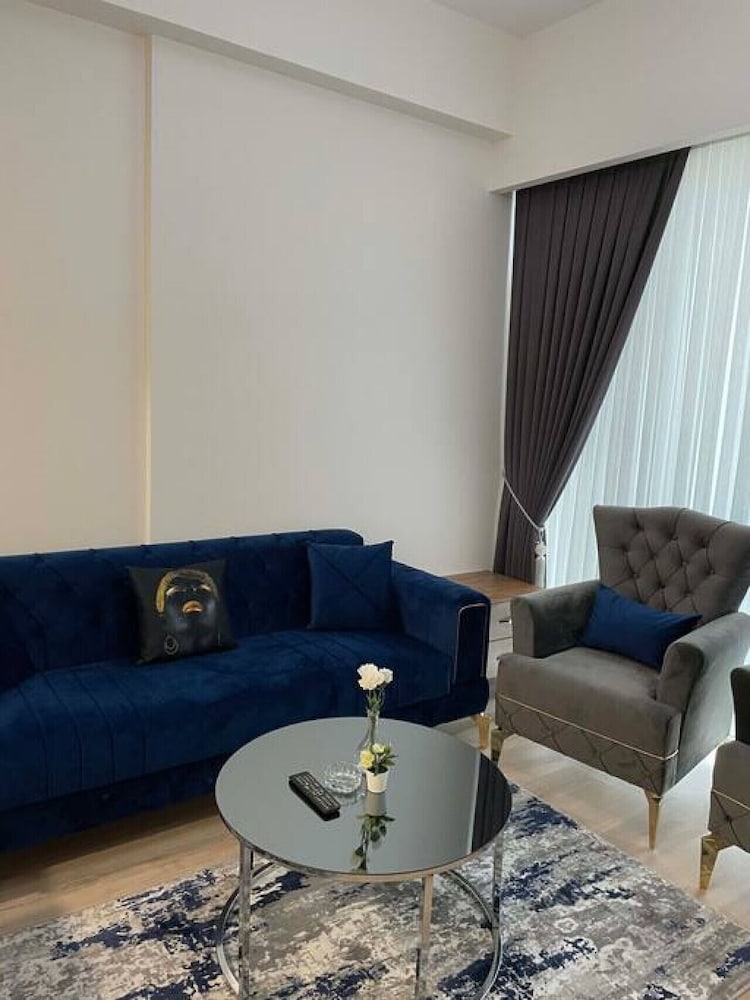 Lovely 1-bedroom Suite Apartment Near Mall of Istanbul