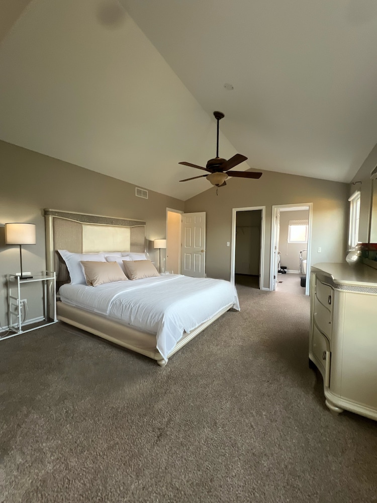 Modern 4 Bedroom Private Vacation Home