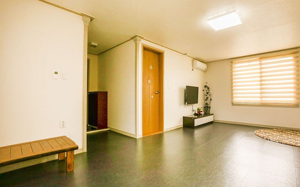 Gyeongju Twin Village Bed and Breakfast