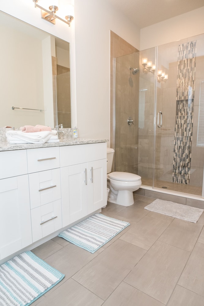 Modern 3 Bed Smarthome in Heart of Tampa