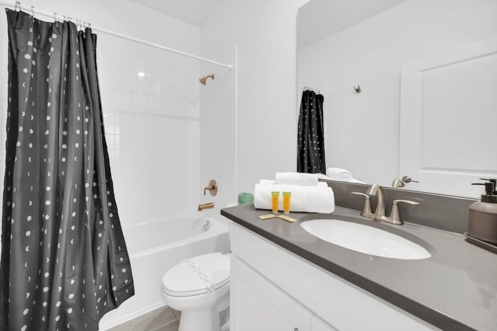 Amazing 6 Bedroom Villa 1117 Kingsbarn 6 Villa view 4