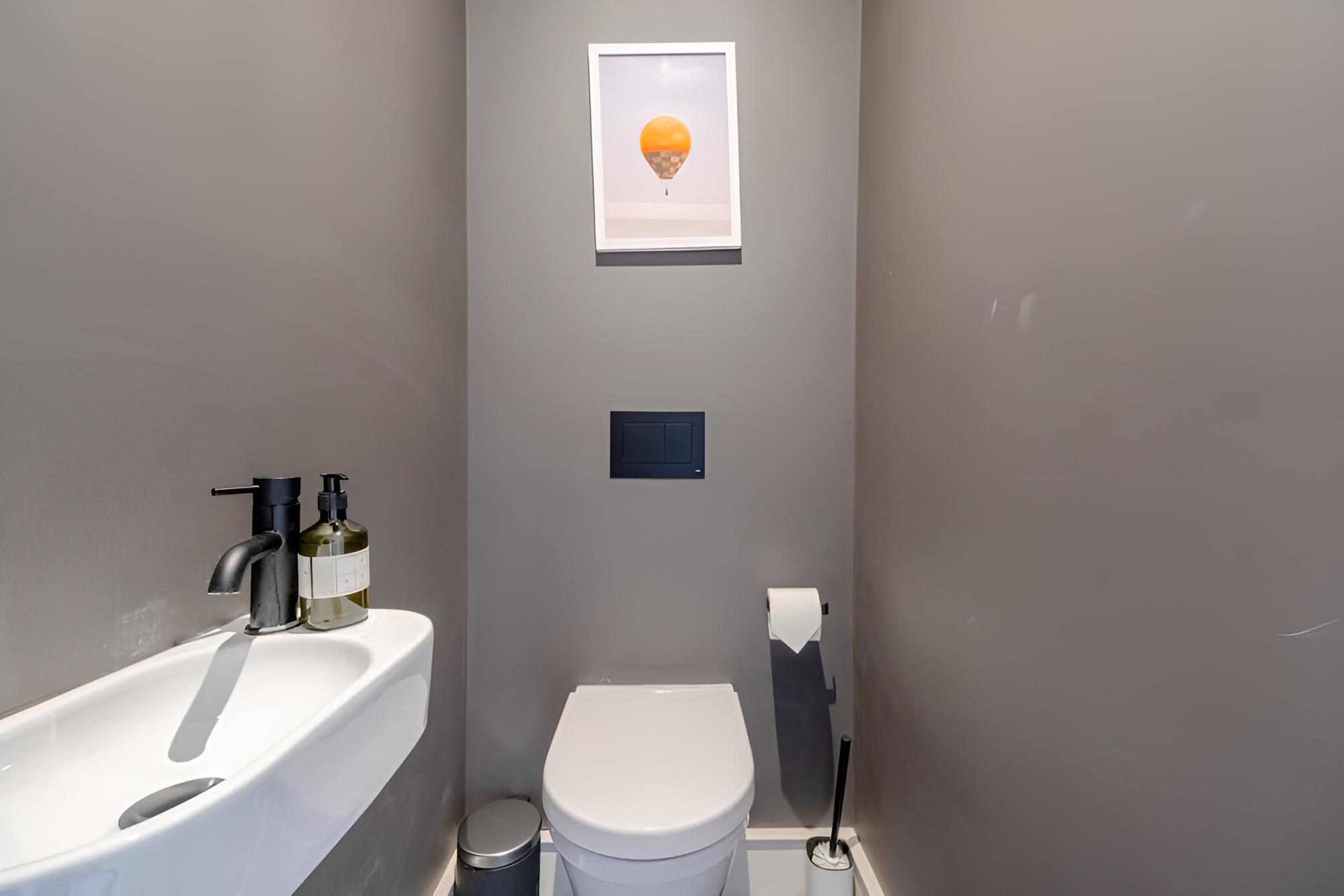 Beautiful Minimalistic 2BD House - Victoria Park