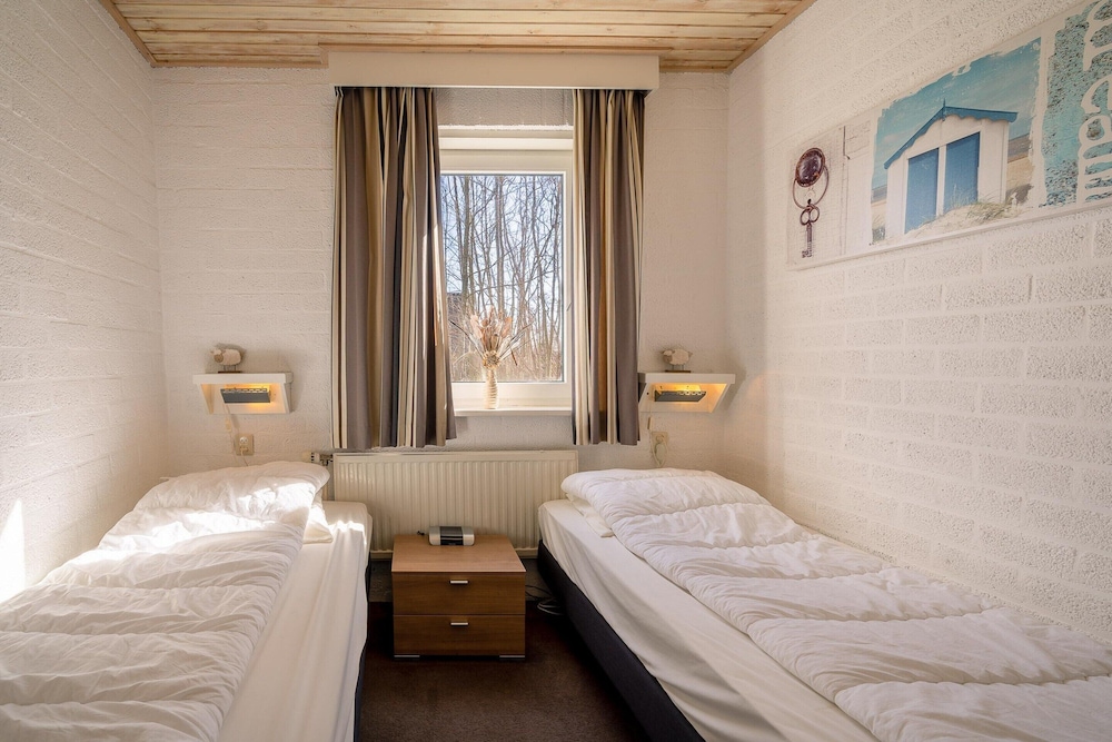 Charming Detached Bungalow for 4 People