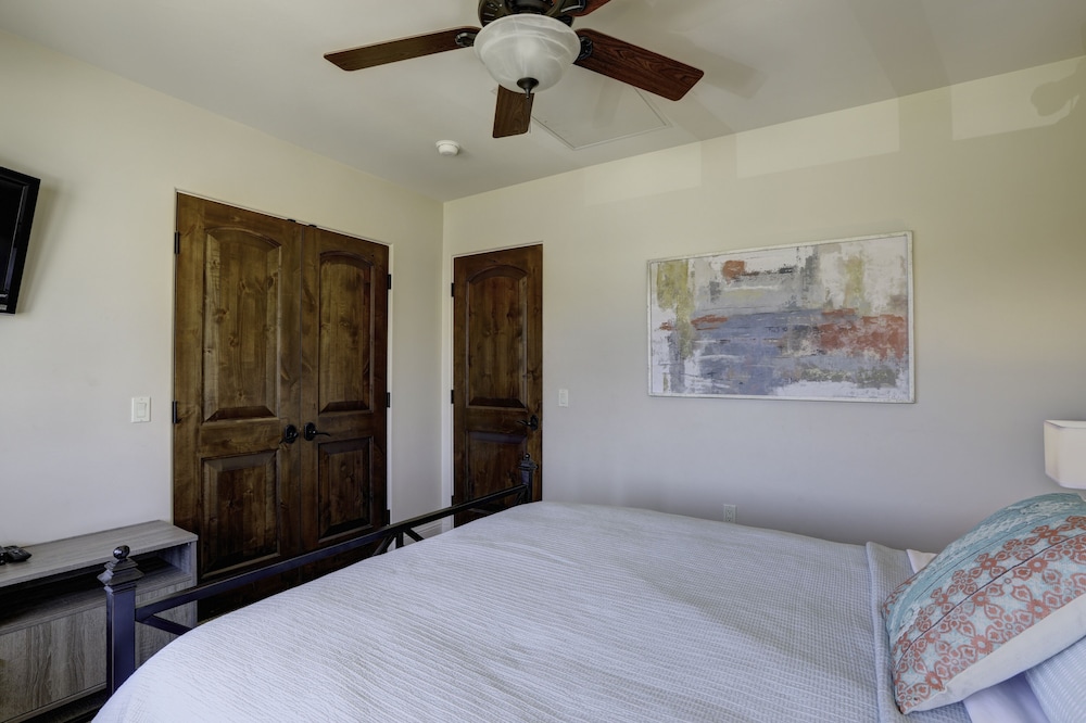 203 Cortez 3 Bedroom Condo by Redawning view 4