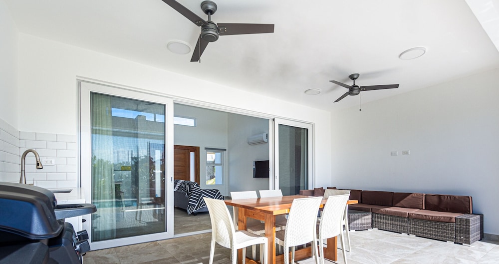 Spacious Family Suite, Ocean Village!