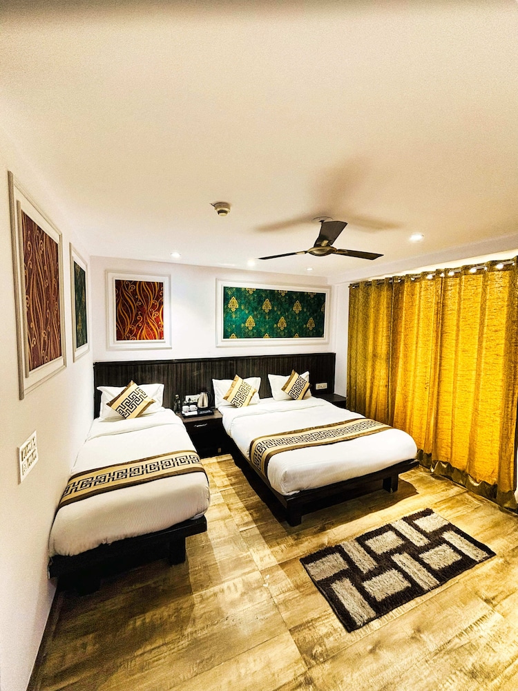 The HomeAste Residence Rajouri Garden