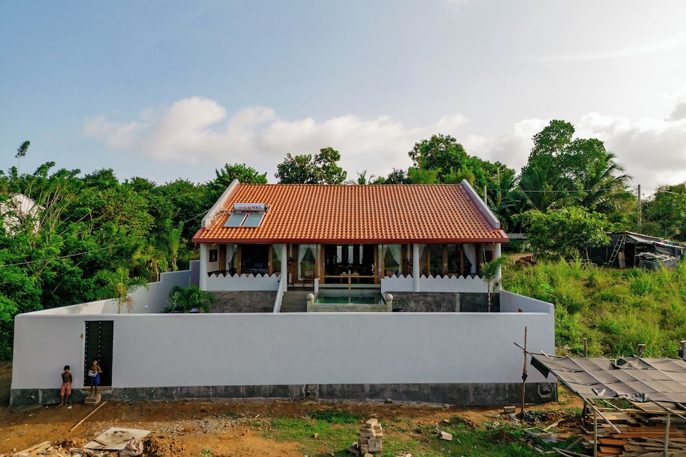 Villa Monkey House