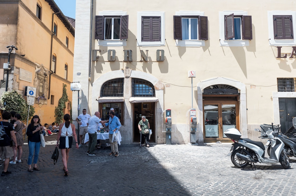 Campo De' Fiori Apartments