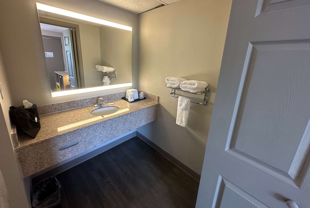 Days Inn by Wyndham Farmington NM