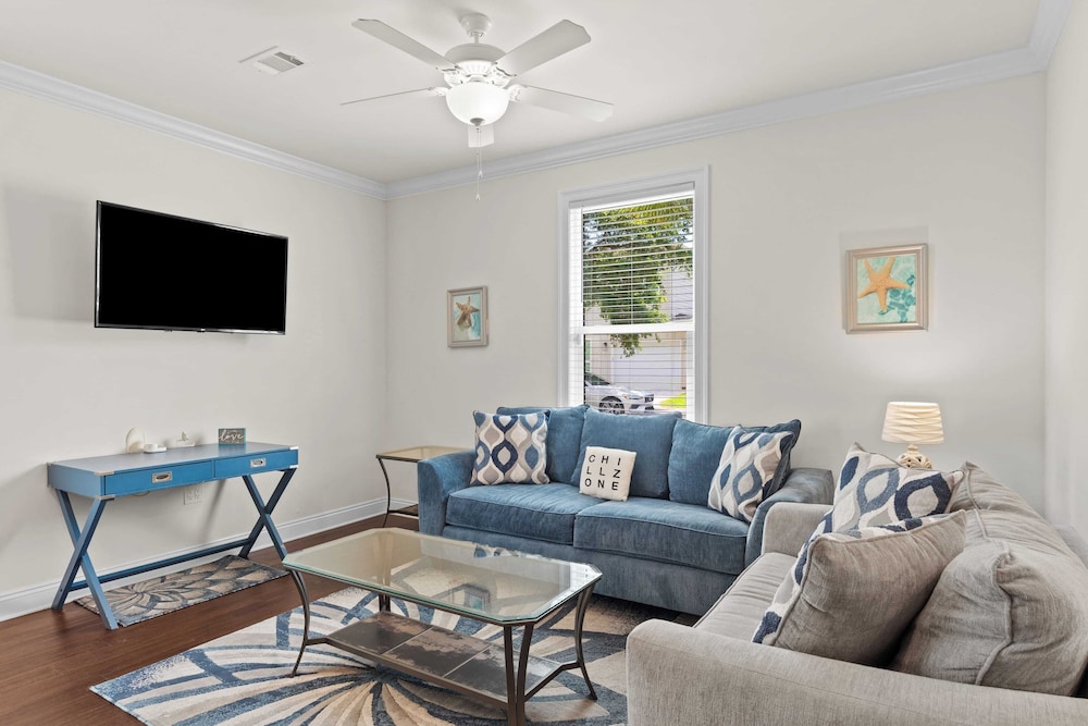 Family-friendly, Close to Beach & Game Room Windswept by Avantstay