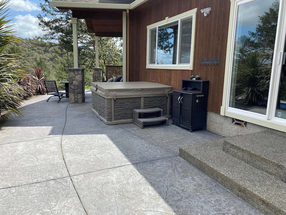 Jacksonville Mountain Retreat