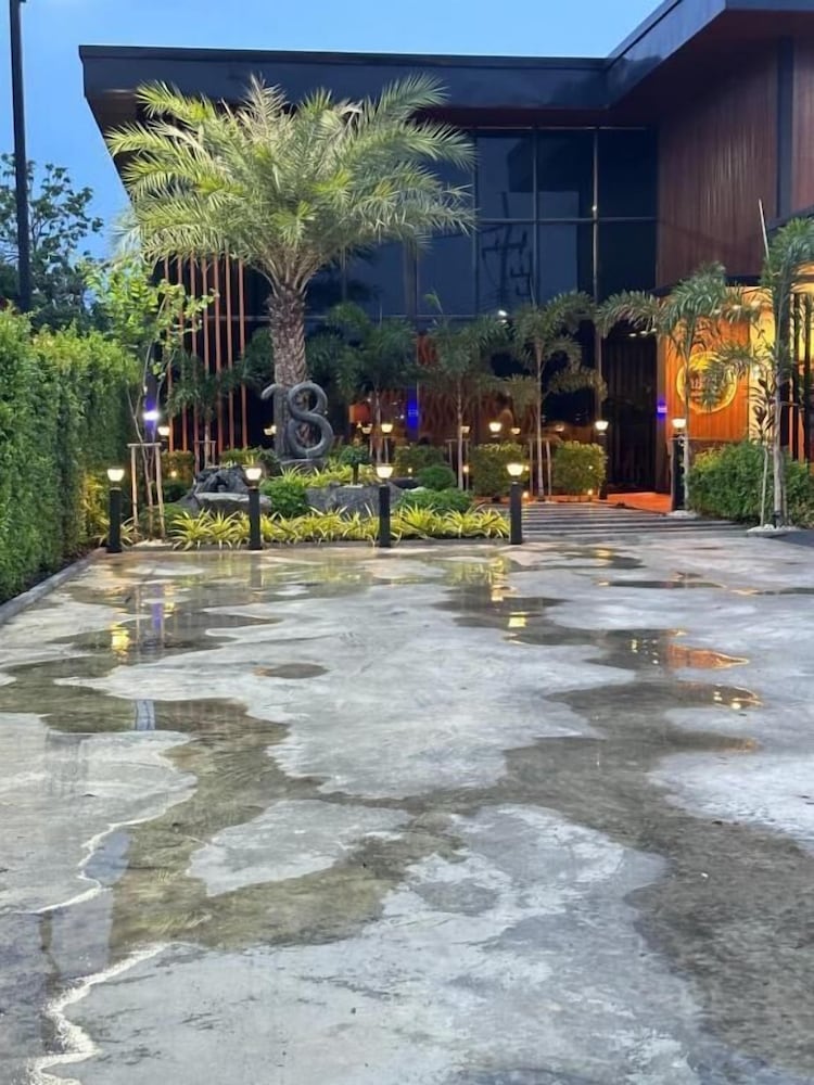 Khongdonat Premium Pool Villa