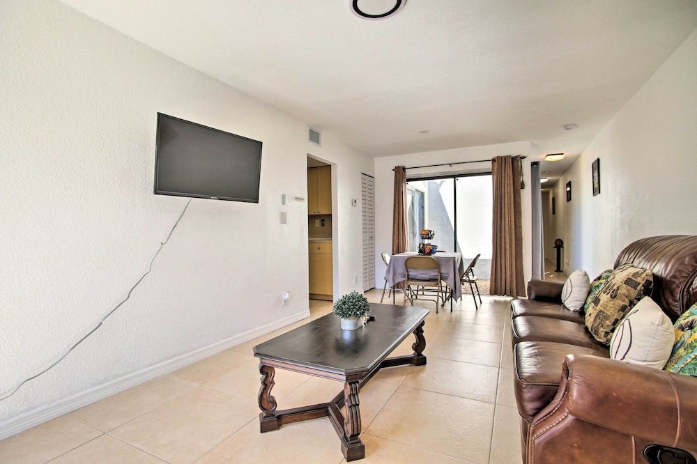 Waterfront Lauderhill Villa - Remote Escape! - Property Image 10