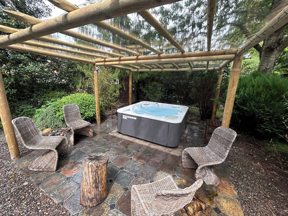 Lonsdale Villa Retreat
