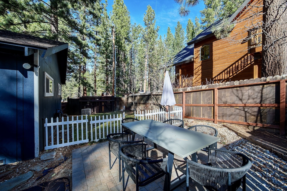 The Blue Bear Cabin Lake Tahoe Family Getaway 2 Bedroom Home