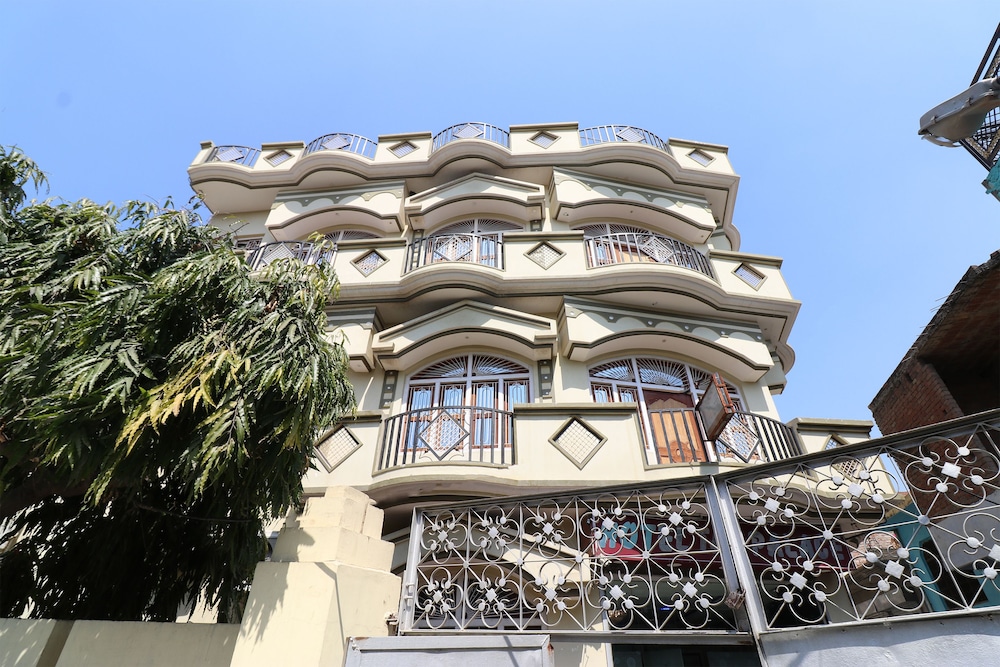 OYO 29309 Hotel Taj Palace