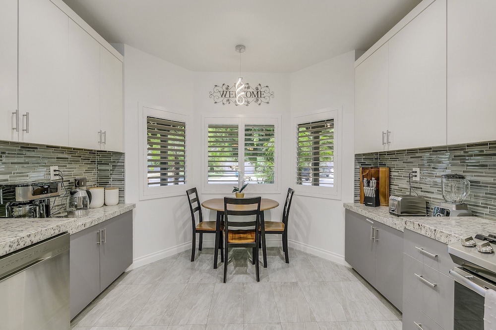 Desert Oasis Retreat Palm Meadows Gem 3 Bedroom Home