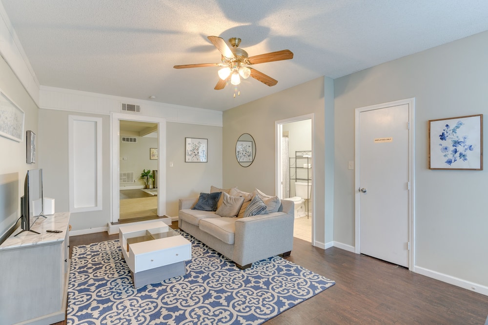 Walk to Beach: Galveston Vacation Rental!