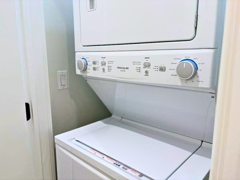 Well-Equipped 2BR - Greenbay 301
