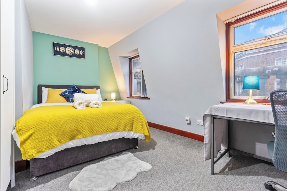 Luxury London Apartment With 3 Bedrooms