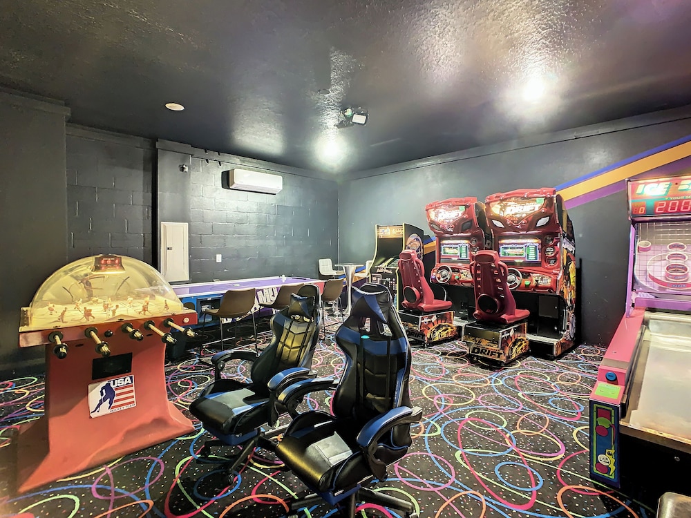 Family Villa Themed Rooms Near Disney