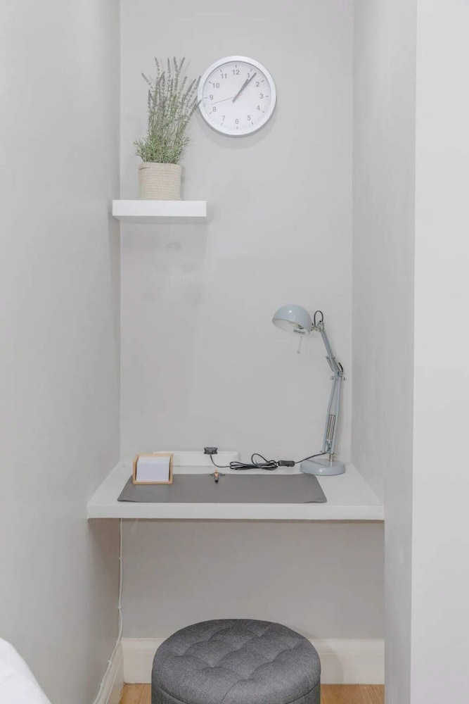 Modern Studio Flat - 1 min to Paddington Station