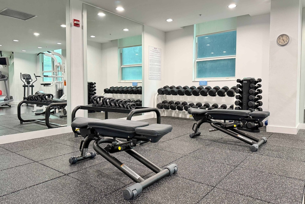 Stylish City Loft Downtown Steps to Bayfront Park