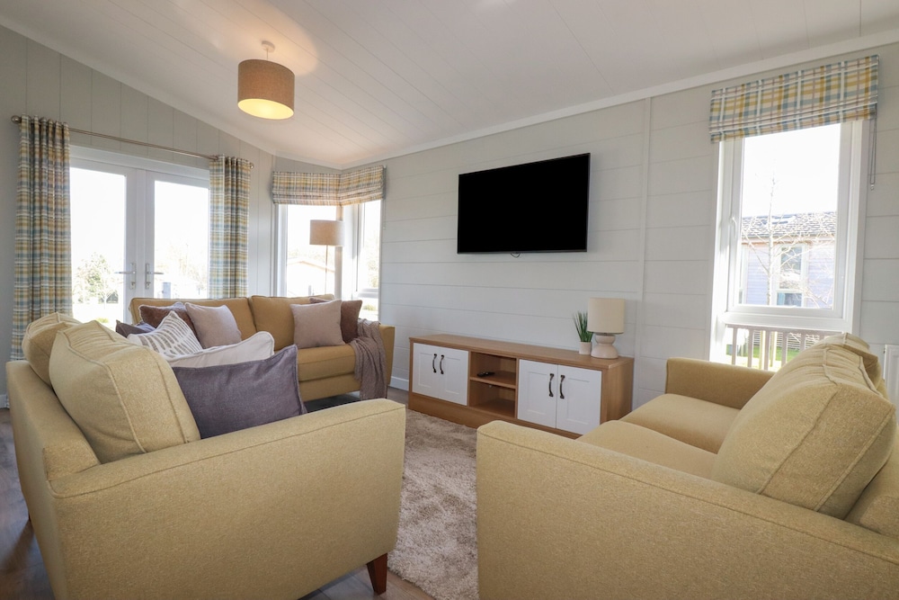 4 Meadow Retreat