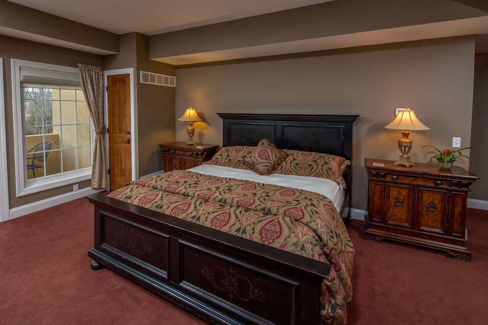 Goldmoor Inn