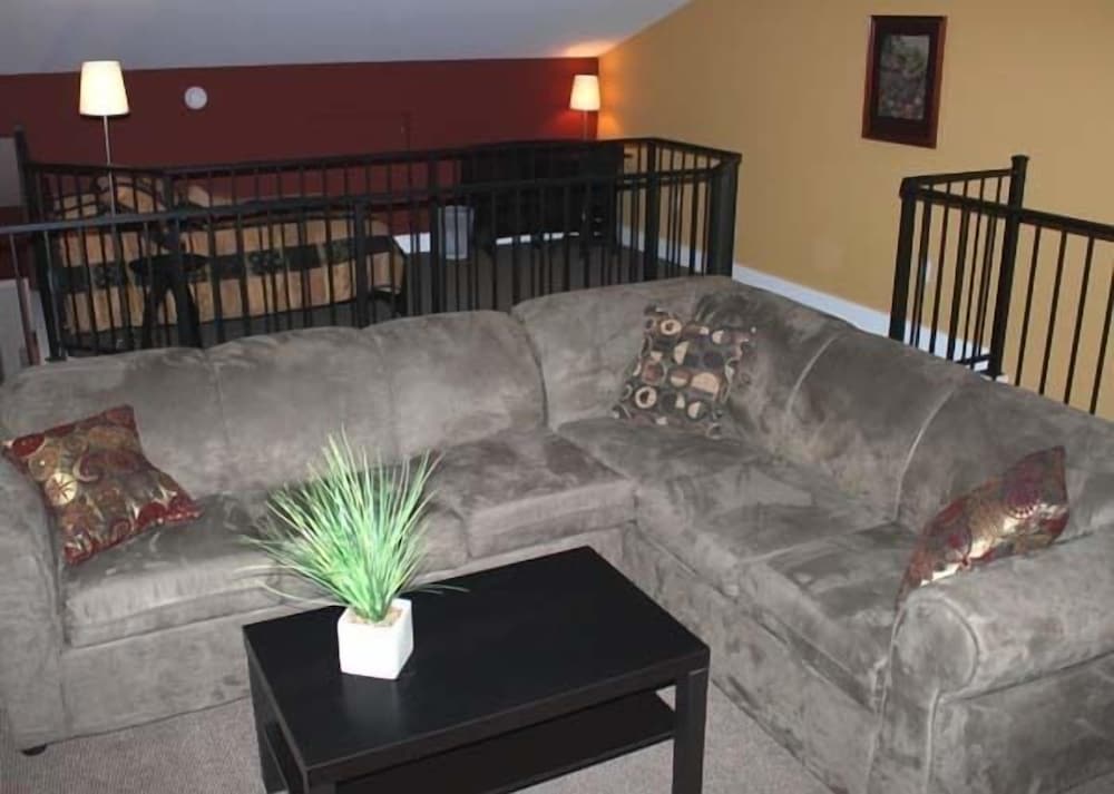 Crooked Tree Guest Suites