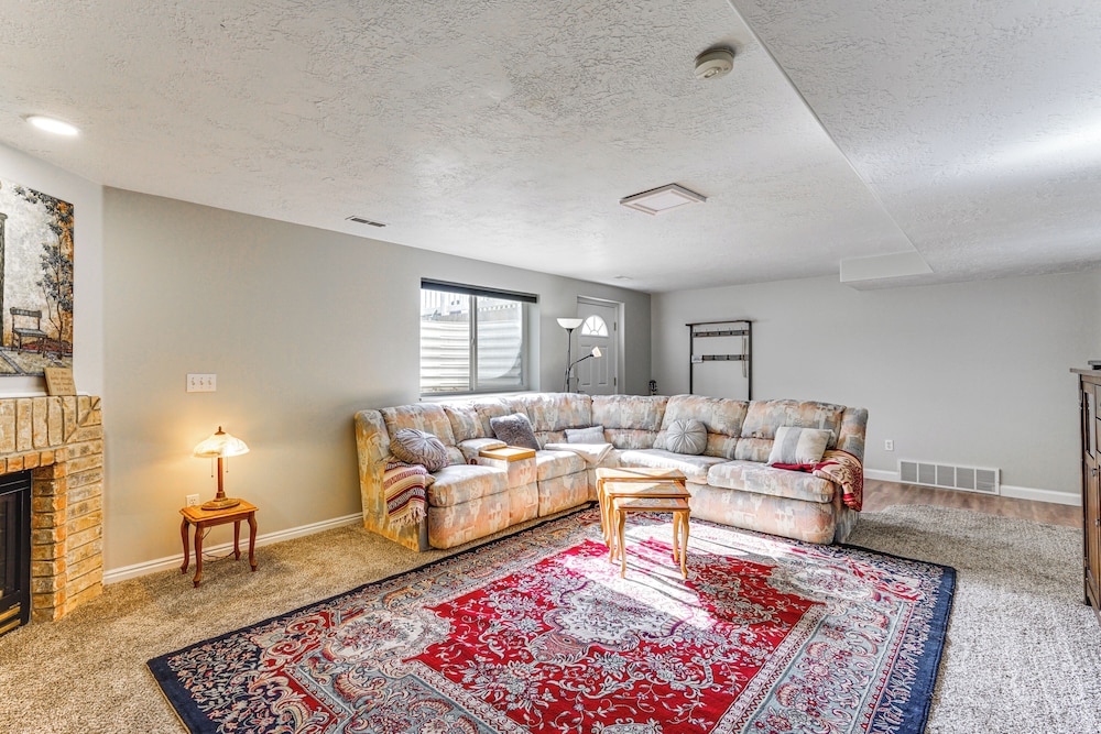 Cozy Kaysville Vacation Rental w/ Mountain Views!