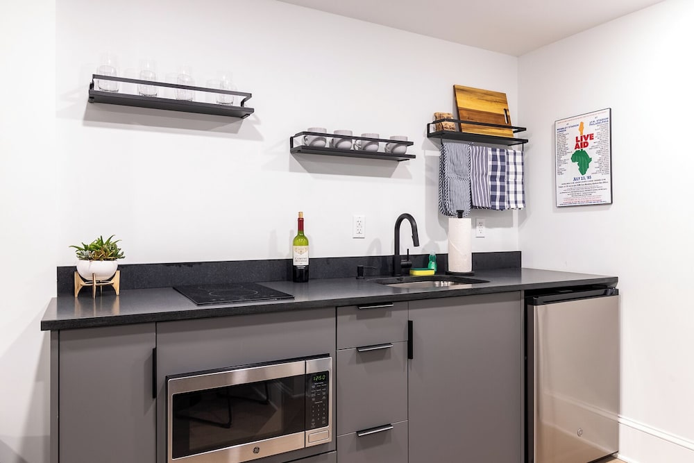 Thena Hotel - Spacious 1 BDRM