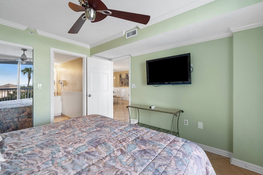 Pelican Beach 0212 2 Bedroom Condo by Pelican Beach Management view 4