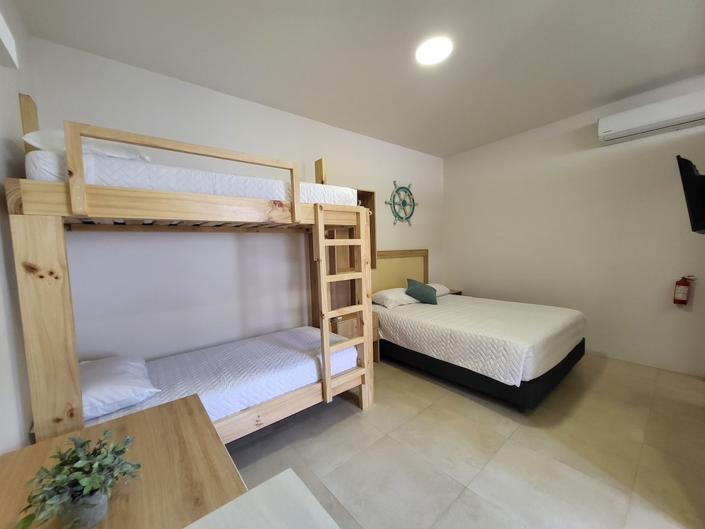 SUIT BRISAMAR SANTA MARIANITA BeachManta